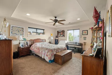 Bedroom - 944 Stonewater Dr, Eagle Point, OR 97524 photo 1 of 5