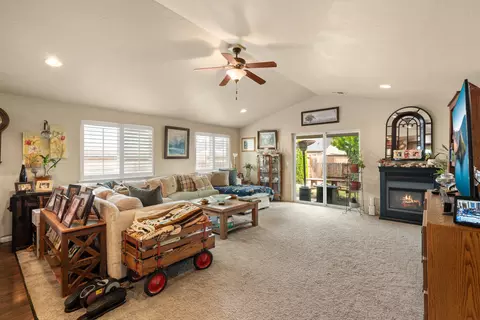 Other - 944 Stonewater Dr, Eagle Point, OR 97524 photo 4 of 6