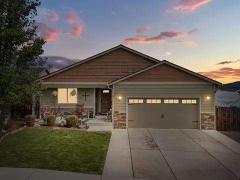 944 Stonewater Dr, Eagle Point, OR 97524