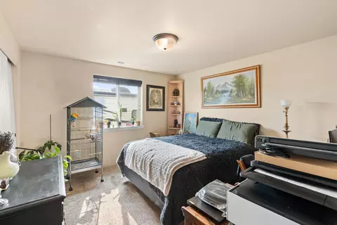 Bedroom - 944 Stonewater Dr, Eagle Point, OR 97524 photo 3 of 5