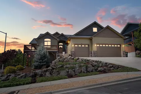 22 Terra Linda Ct, Eagle Point, OR 97524