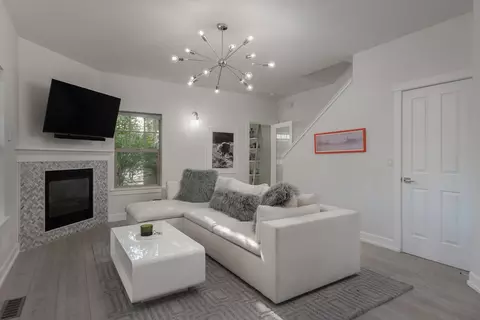 Living - 1576 NW Mt Washington, Bend, OR 97703 photo 2 of 2