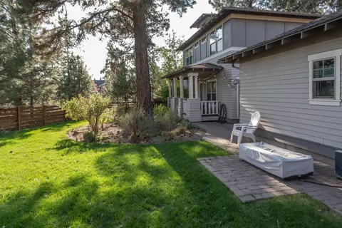 Exterior - 1576 NW Mt Washington, Bend, OR 97703 photo 5 of 9