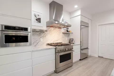 Kitchen - 1576 NW Mt Washington, Bend, OR 97703 photo 1 of 3