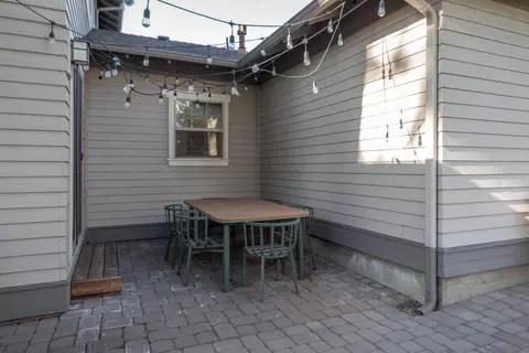 Exterior - 1576 NW Mt Washington, Bend, OR 97703 photo 4 of 9