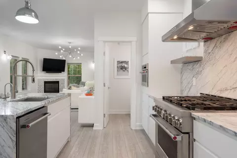 Kitchen - 1576 NW Mt Washington, Bend, OR 97703 photo 2 of 3