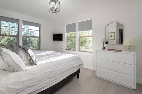 Bedroom - 1576 NW Mt Washington, Bend, OR 97703 photo 1 of 3