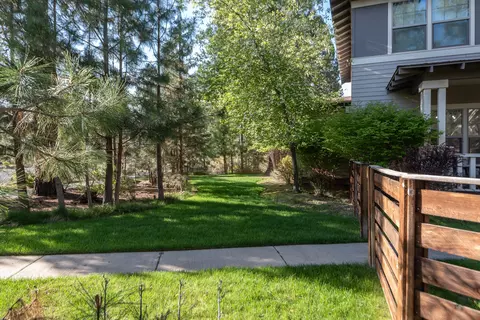 Exterior - 1576 NW Mt Washington, Bend, OR 97703 photo 8 of 9