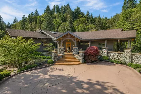 237 Granite St, Ashland, OR 97520