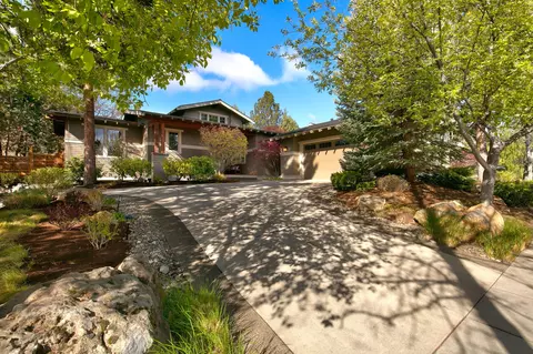 691 NW Yosemite Dr, Bend, OR 97703