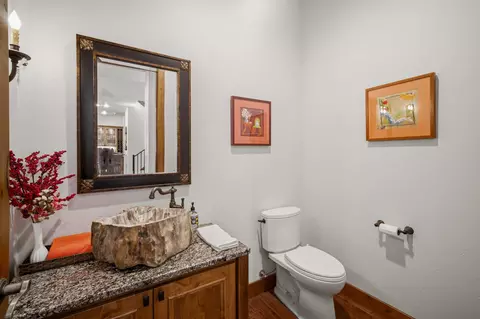 Bath - 56328 Fireglass Loop #175, Bend, OR 97707 photo 1 of 6