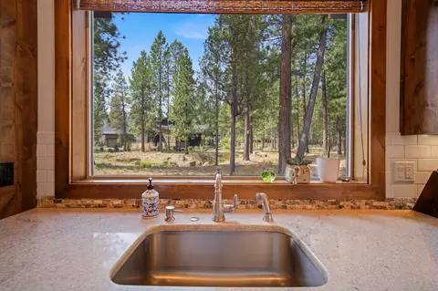 Kitchen - 56328 Fireglass Loop #175, Bend, OR 97707 photo 6 of 7