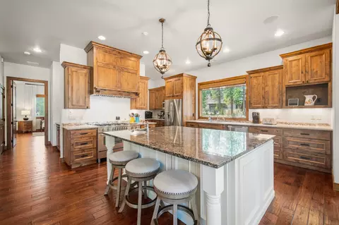Kitchen - 56328 Fireglass Loop #175, Bend, OR 97707 photo 5 of 7