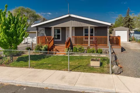 472 SE 7th St, Madras, OR 97741