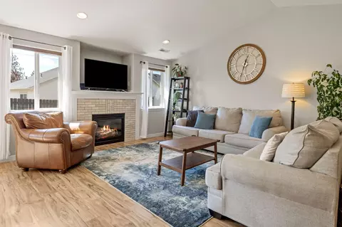 321 SW Antler Ridge Ct, Redmond, OR 97756
