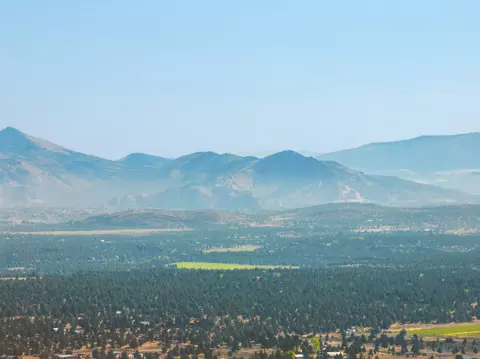 View/Area - 628 Highland Meadow Loop, Redmond, OR 97756 photo 2 of 10