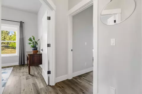 Entry Way - 628 Highland Meadow Loop, Redmond, OR 97756 photo 3 of 4