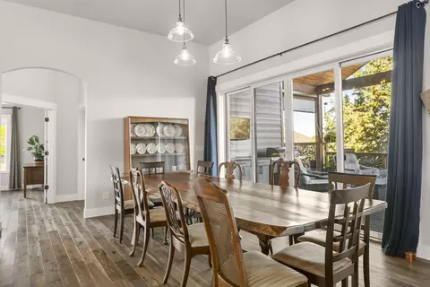 Dining - 628 Highland Meadow Loop, Redmond, OR 97756 photo 1 of 2