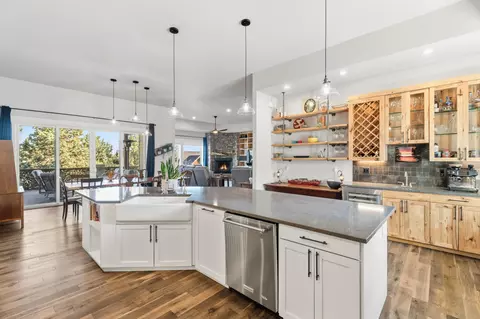 Kitchen - 628 Highland Meadow Loop, Redmond, OR 97756 photo 9 of 9