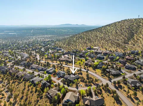 View/Area - 628 Highland Meadow Loop, Redmond, OR 97756 photo 5 of 10