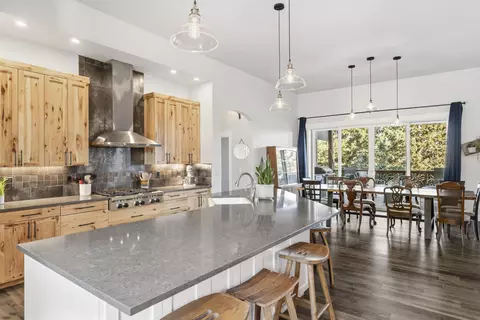 Kitchen - 628 Highland Meadow Loop, Redmond, OR 97756 photo 3 of 9