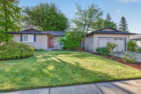 2892 Banner Ct, Medford, OR 97504