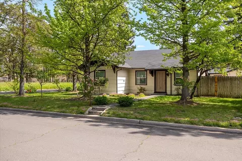 579 Franquette St, Medford, OR 97501