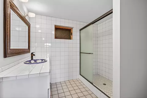 Bath - 19 Gresham St, Ashland, OR 97520 photo 7 of 7