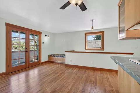 Living - 19 Gresham St, Ashland, OR 97520 photo 6 of 8
