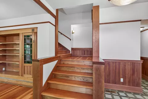 Entry Way - 19 Gresham St, Ashland, OR 97520 photo 2 of 3