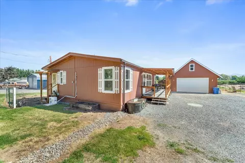 1807 Rounds Ave, Grants Pass, OR 97527