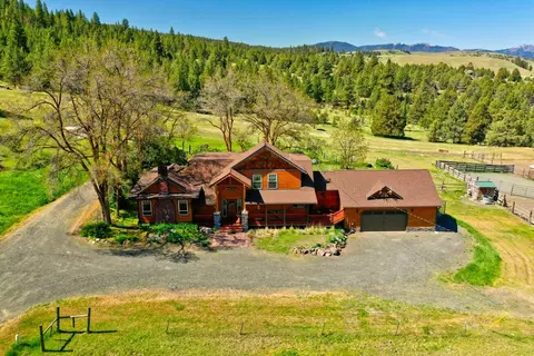 26608 Adam Rd, Canyon City, OR 97820