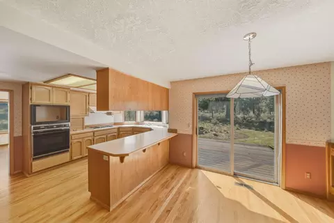 Kitchen - 60309 Tall Pine Ave, Bend, OR 97702 photo 7 of 7