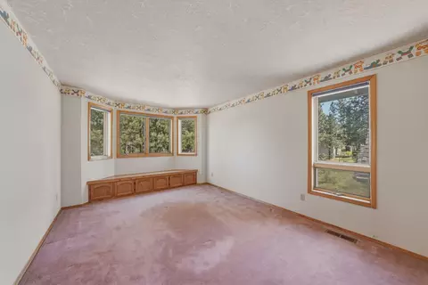 Bedroom - 60309 Tall Pine Ave, Bend, OR 97702 photo 10 of 11