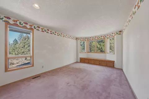 Bedroom - 60309 Tall Pine Ave, Bend, OR 97702 photo 8 of 11