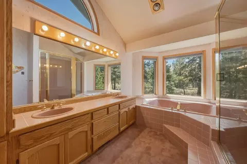 Bath - 60309 Tall Pine Ave, Bend, OR 97702 photo 2 of 7