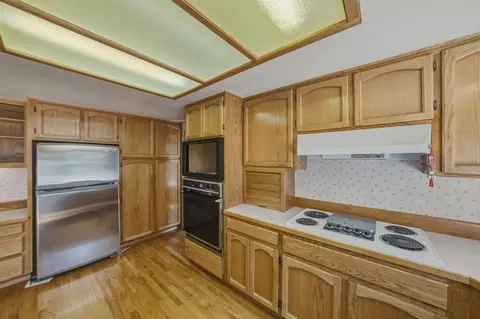 Kitchen - 60309 Tall Pine Ave, Bend, OR 97702 photo 6 of 7