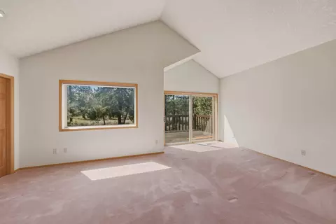 Bedroom - 60309 Tall Pine Ave, Bend, OR 97702 photo 3 of 11