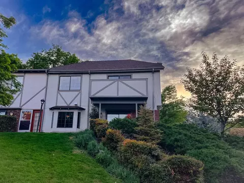 495 Chestnut St #1, Ashland, OR 97520