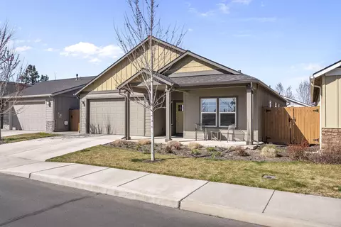 2955 NW Greenwood Ct, Redmond, OR 97756
