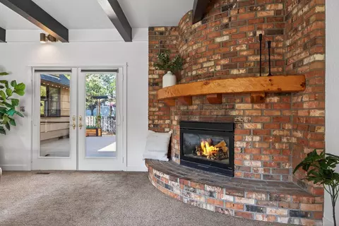 Entry Way - 714 NE 10th St, Bend, OR 97701 photo 4 of 5