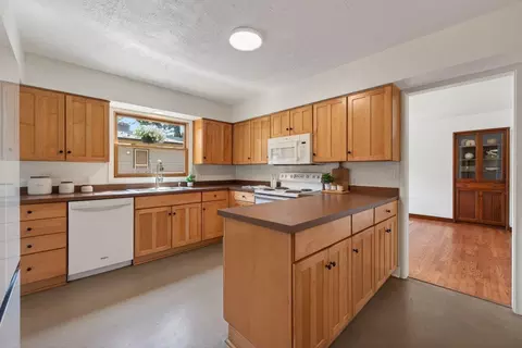 Kitchen - 714 NE 10th St, Bend, OR 97701 photo 1 of 2