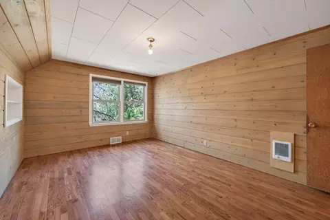 Bedroom - 714 NE 10th St, Bend, OR 97701 photo 6 of 9