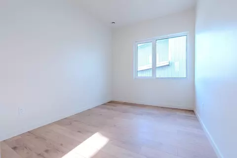 Bedroom - 312 E Rapp Rd, Talent, OR 97540 photo 6 of 8