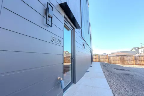 Exterior - 312 E Rapp Rd, Talent, OR 97540 photo 3 of 5