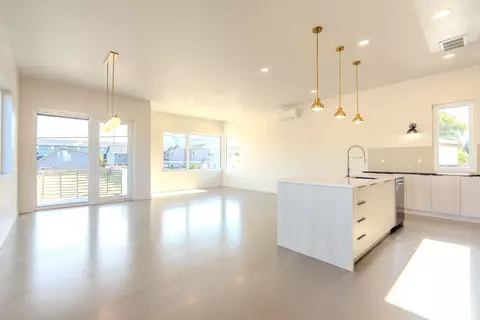 Living - 312 E Rapp Rd, Talent, OR 97540 photo 1 of 3