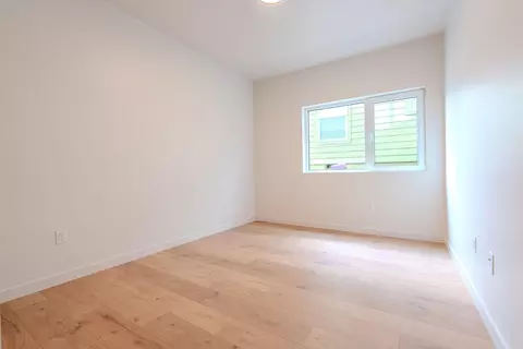 Bedroom - 312 E Rapp Rd, Talent, OR 97540 photo 8 of 8