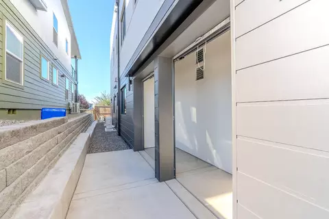 Exterior - 312 E Rapp Rd, Talent, OR 97540 photo 5 of 5