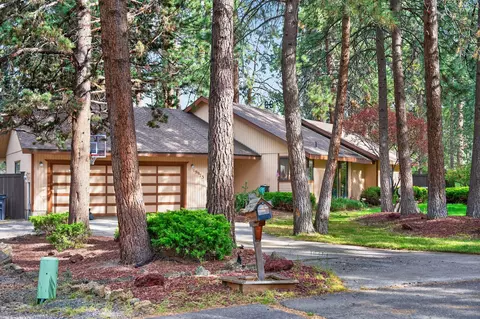 19973 Double Tree Ct, Bend, OR 97702 photo 2