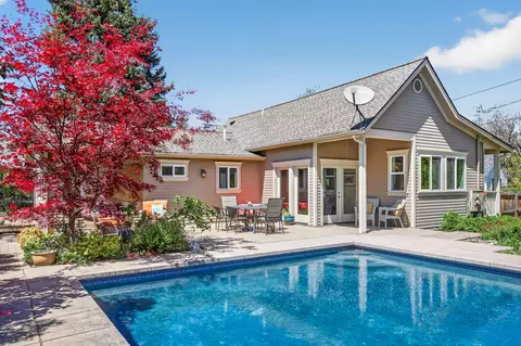 746 C St, Ashland, OR 97520